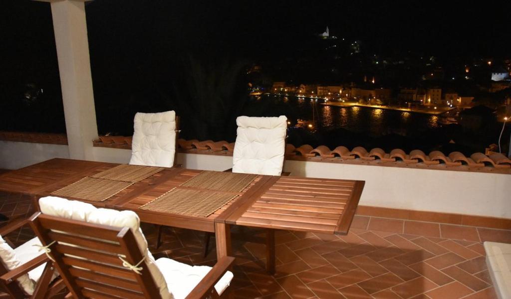 Bellavista Jelsa 2+2 Apartment Exterior photo